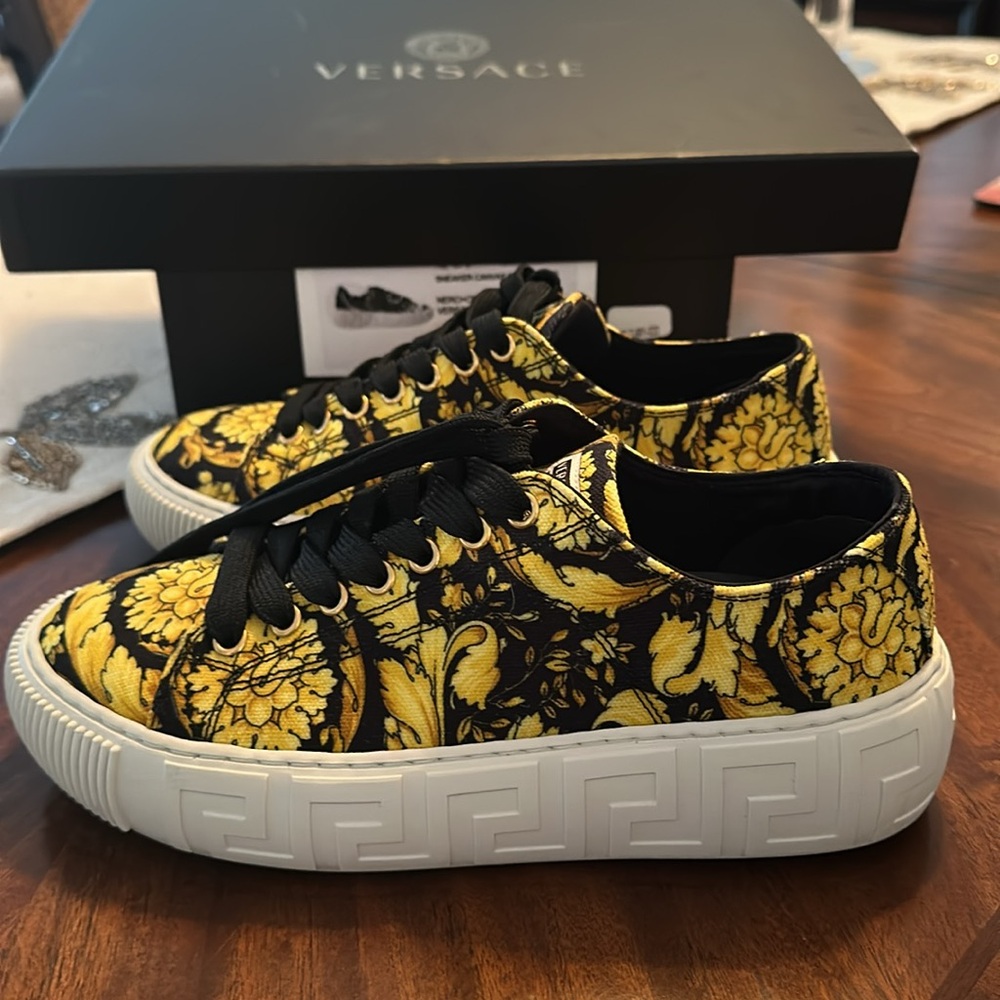 NWT Versace Barocco Sneaker Authentic